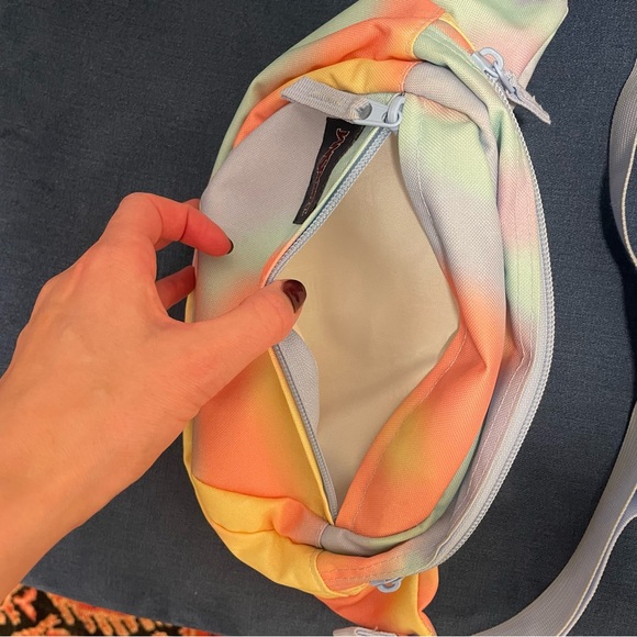 Jansport tie dye Fanny pack - Picture 4 of 4